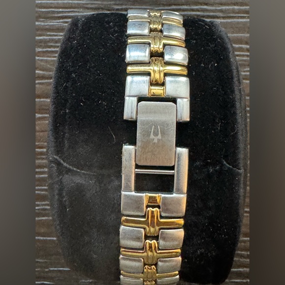 BULOVA Ladies Two-Toned with Date. White Dial. - Picture 2 of 5